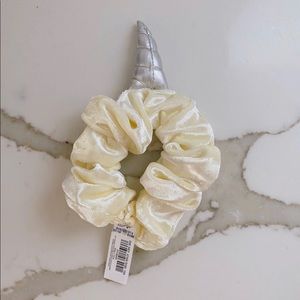 [American Eagle] Unicorn Scrunchy